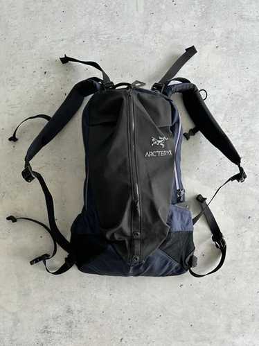 ARC’TERYX アークテリクス Arro22 Backpack Arro 22 Backpack in Eden - Arc'Teryx