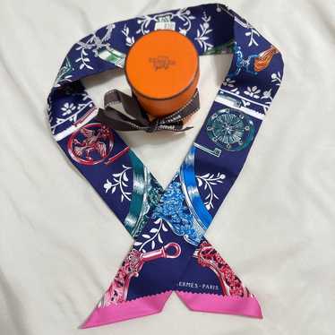 小物 HERMES Twilly Etriers Remix Etriers Remix Twilly - Green | Hermès Thailand