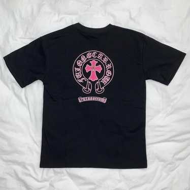 トップス CHROME HEARTS NEON PINK STRIPE LOGO TEE CHROME HEARTS NEON PINK STRIPE LOGO TEE