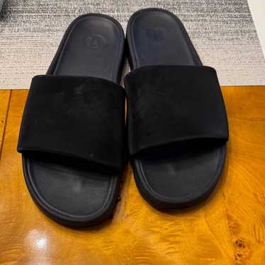 Lululemon black restfeel slide - Gem