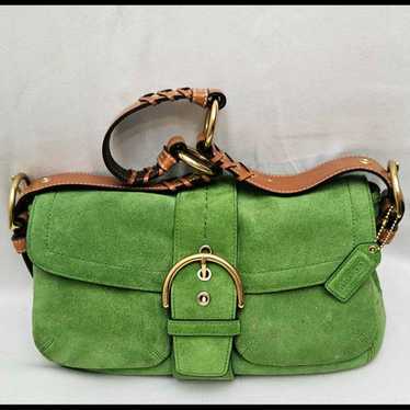バッグ Coach Soho Green Suede Buckle Wristlet 💌SOLD💌 vintage authentic coach green suede soho shoulder
