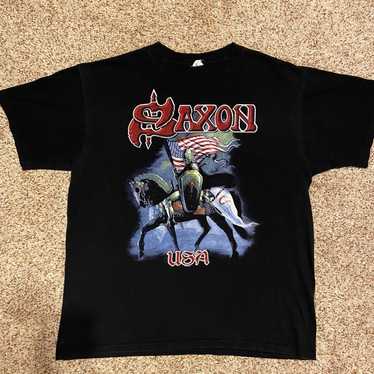 SAXON Isle of Man Live Tシャツ 1990 SAXON Isle of Man Live Tシャツ 1990 Saxon-T-Shirt-Saxon