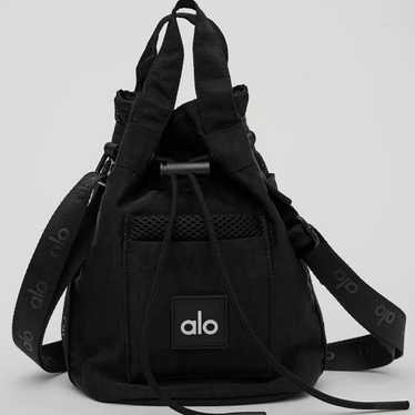 バッグ ALO yoga cross body bucket bag Alo Yoga alo yoga Cross Body Bucket Bag 78.00