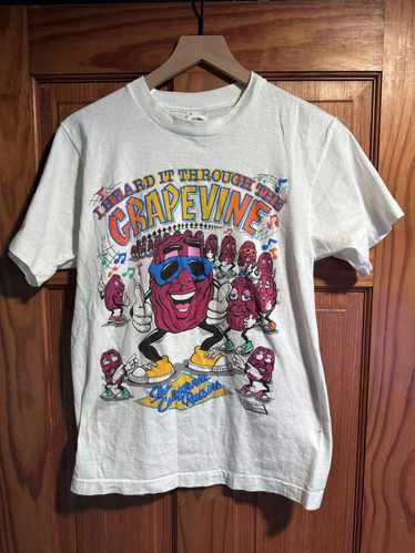 California raisins surf up - Gem