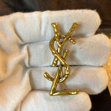 【一点物♡】Yves Saint Laurent 希少　ヴィンテージ ブローチ YSL ヴィンテージブローチ Saint Laurent ゴールド 希少デザイン