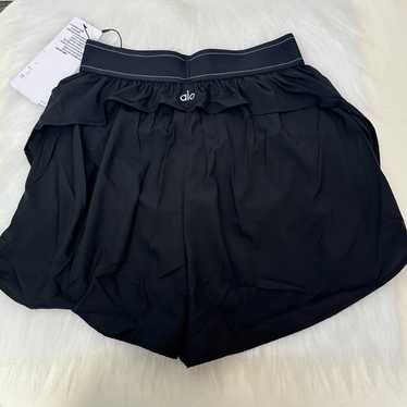 Alo yoga match poInt short 黒 Mサイズ Match Point Short - Black | ALO