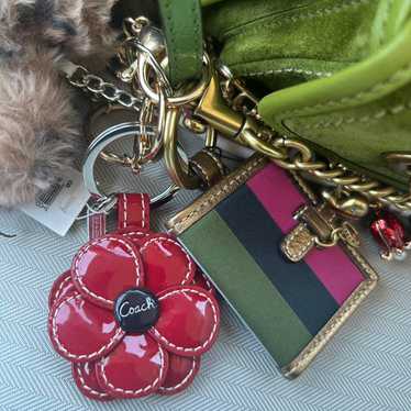 バッグ COACH Poppy Accessory Pouch flower charm COACH Poppy Accessory Pouch flower charm - メルカリ