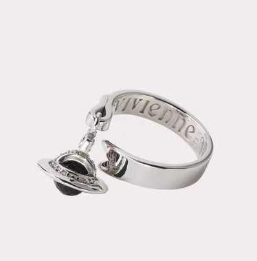 Vivienne westwood ring with - Gem