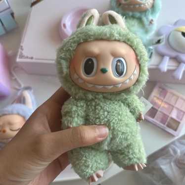 Pop mart labubu green - Gem