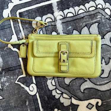 バッグ vintage coach old soho lime green yellow Vintage Coach Lime Leather Soho Belted Pouch Crossbody #4156