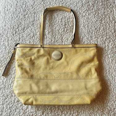 バッグ Vintage Coach Purse Shoulder Bag Yellow Vintage Coach yellow shoulder bag (See Pics For Details) | eBay