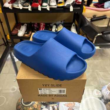 Yeezy slide blue - Gem