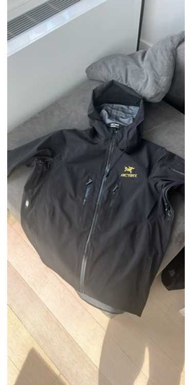 アークテリクス　アルファSV 24k ゴールド Arc'teryx Arc'teryx 24k Gold Alpha SV Jacket | Grailed