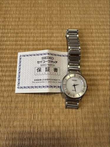 SEIKO セイコー V110-0BB0 ソーラー ラウンド シルバー SEIKO セイコー V110-0BB0 ソーラー ラウンド シルバー