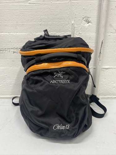 ARC'TERYX AR-Backpack ブラック Arc'teryx - Alpha AR 35 Ripstop Backpack - Bright orange Arc