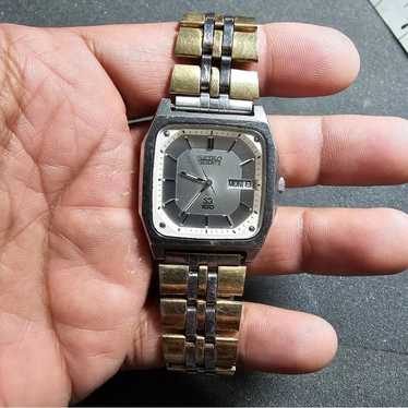 稼働 SEIKO SQ100 腕時計 デイデイト ヴィンテージ メンズ 1753 SEIKO - 稼働 SEIKO SQ100 腕時計 デイデイト ヴィンテージ