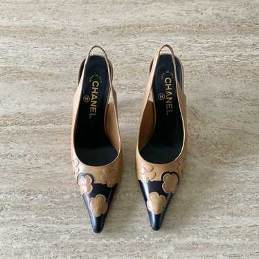 靴 Vintage Chanel Camellia Slingback 39 1/2 Vintage Chanel Camellia Slingback 39 1/2