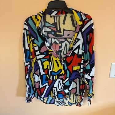 Abstract patterned button up blouse with a retro … - image 1