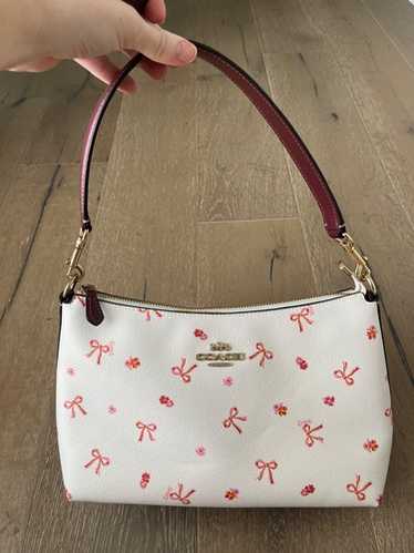 バッグ Vintage Coach Signature Hand Bag Flower Coach Bag Shaped Like A Flower | TikTok
