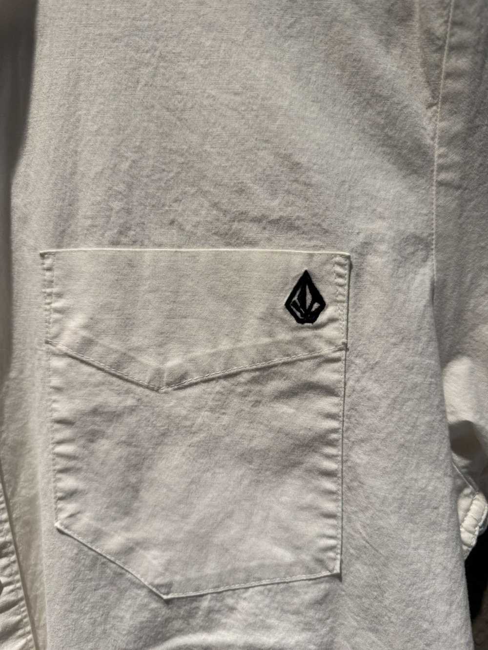 Volcom 00s Volcom White Asymmetric Stitch Button … - image 2