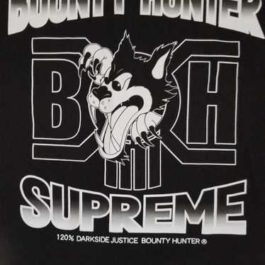 トップス BOUNTY HUNTER 30TH Jun Takahashi L BOUNTY HUNTER 30TH ART EXHIBITION Supervised by TAKA+HIKARU