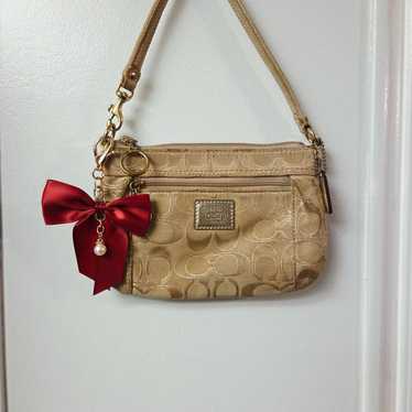 バッグ Vintage Coach Poppy Leather Shoulder Bag Coach Poppy Vintage Shoulder Bag. Approx 16x13x6. | Depop