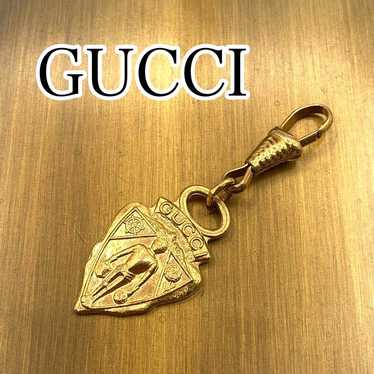 アクセサリー Gucci Old Crest Charm Necklace Gold Gucci crest pendant - Gem