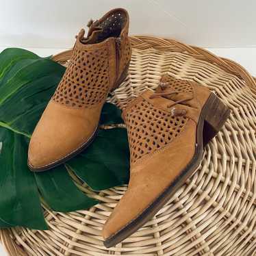 Unity In Diversity Camel Color Perforated Laser C… - image 1