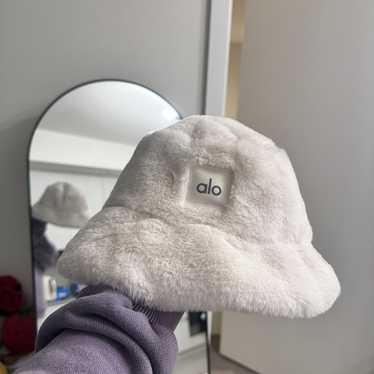【日本で購入不可】alo Foxy Sherpa Bucket Hat ホワイト 楽天市場】alo Foxy Sherpa Bucket Hat 正規品米国より直輸入