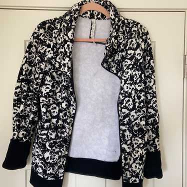 美品 Lululemon Difine ジャケット サイズ4 花柄　シースルー LW4CFOS_073376_1?size=800,800