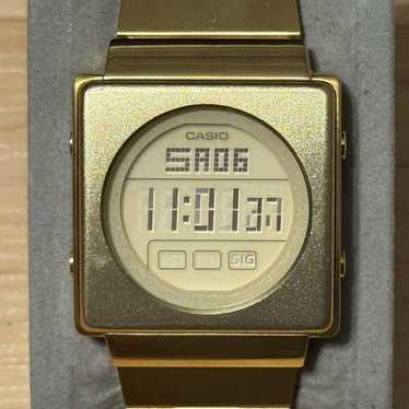 Casio vintage futurist watch - Gem