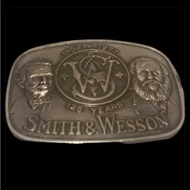 🌍STOCK REPORT:  "Smith & Wesson Sorprende il Mercato: Risultati Finanziari Oltre le Aspettative Nonostante la Pressione sulle Vendite"