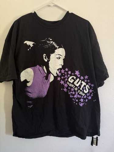 Olivia Rodrigo オリヴィアロドリゴ Guts Tour Tシャツ GUTS world tour admat dateback t-shirt in black - Olivia