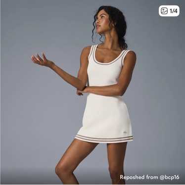 Alo yoga テニスクラブ　ニットドレス　ワンピース xxs Alo テニスクラブ ニットドレス ワンピース xxs Alo yoga tennis