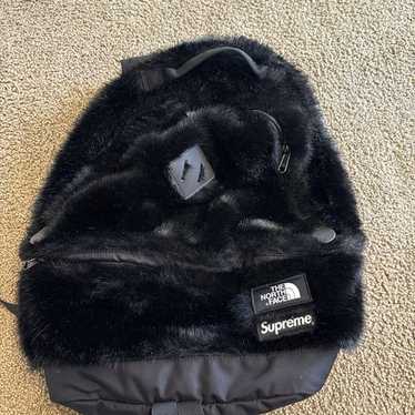 thug 様SupNorth Face Faux Fur Backpack Supreme x North Face Faux Fur Backpack $140 Supreme x North