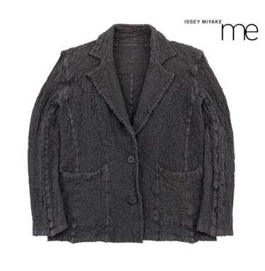 【me ISSEY MIYAKE】定番 CAULIFLOWER JACKET 黒 CAULIFLOWER JACKET – ISSEY MIYAKE ONLINE STORE