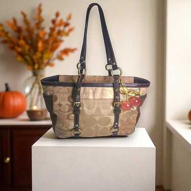 Coach patchwork tote! - Gem