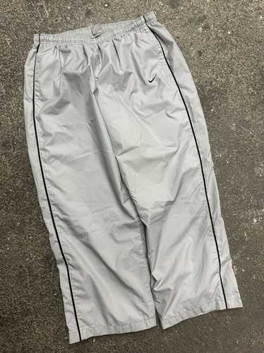 ウォーキング・ランニングウェア 00s NIKE gray cyber tech nylon pants Y2K ウォーキング・ランニングウェア 00s NIKE gray cyber tech