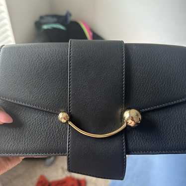 ストラスベリー　STRATHBERRY Mini Crescent Strathberry - Box Crescent - Leather Shoulder Bag - White
