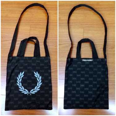 バッグ Fred Perry PVC Leather Logo Tote Bag Fred Perry Mens Womens 100% Cotton Logo Graphic Tote Bag in
