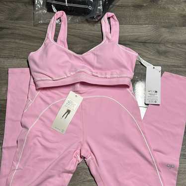 AloyogaサーモンピンクセットアップヨガウェアサイズXS Pink alo yoga set - Gem