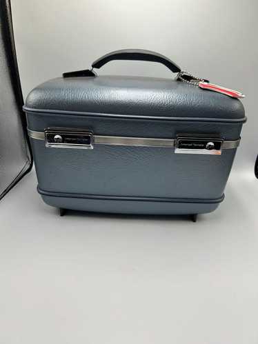 vintage american tourister makeup case