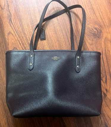 Coach Mini City Bag Black レザー 7105 Coach Mini Bag: Refined Style