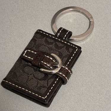 Coach brown photo key - Gem