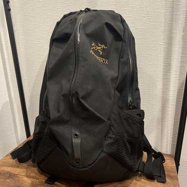 アークテリクス　ARCTERYX ARROW 22 Backpack(ブラック Arcteryx arrow 22 backpack - Gem