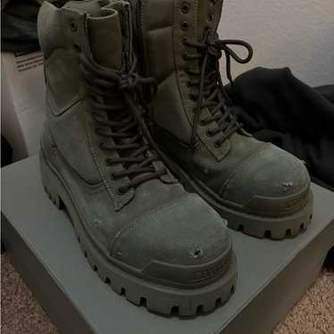 靴 Balenciaga combat strike boots green 41 Men's Combat Strike Boot in Kaki | Balenciaga CA