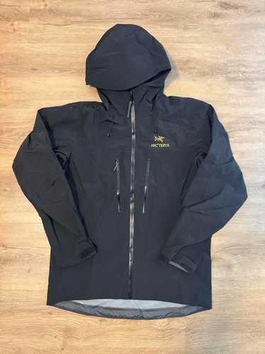 Arc'teryx Alpha SV DarkMagic Lサイズ　美品 Alpha SVのDark Magicカラーって、サイズ感はBeta LTと似てる