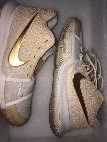 Nike Kyrie 3 Finals Gold (カイリーアービング) Nike Kyrie 3 Finals Gold Men's - 852395-902 - US