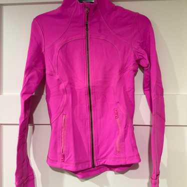 極美品✨ルルレモン lululemon Define Jacket ピンク　4 LULULEMON DEFINE JACKET NULU~PINK HAZE~ROSE GOLD ZIPPER~0-2