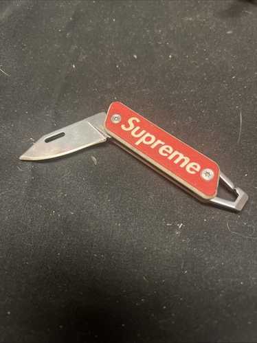 Supreme TRUE Modern Keychain Knife red Supreme keychain
